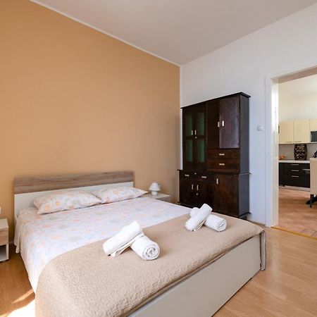 Apartment Dobric Коромачно Экстерьер фото